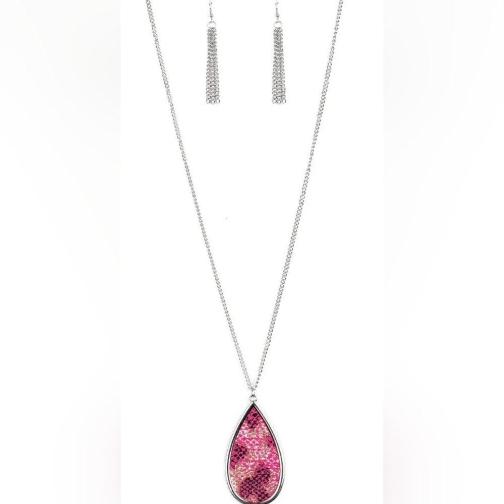 Paparazzi Necklace ~ Artificial Animal - Pink